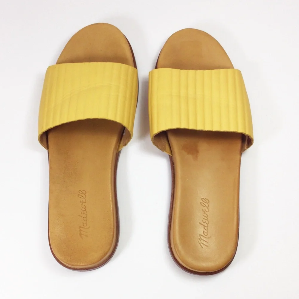 Madewell The Louisa Slide Sandal in Embossed Leather
